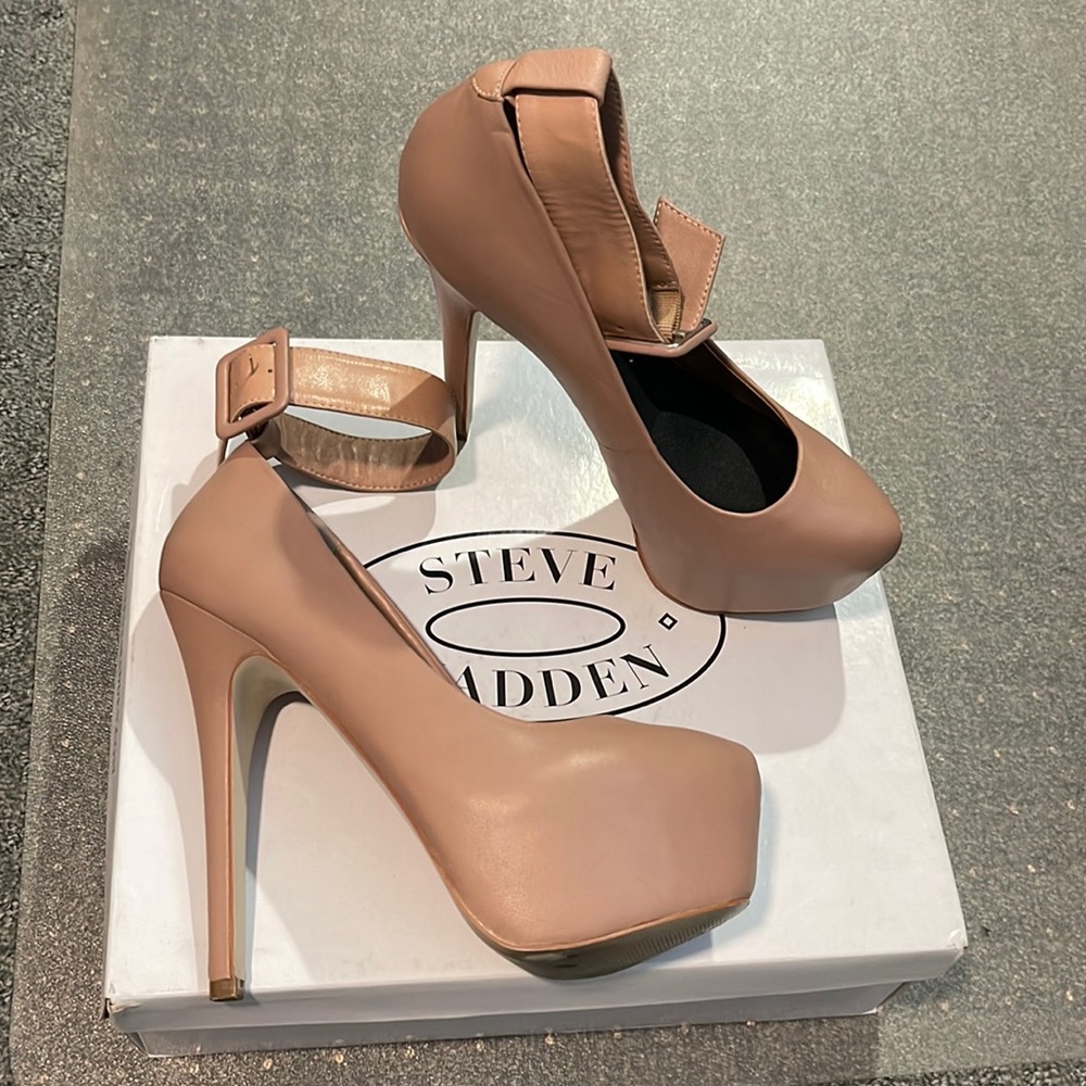Steve Madden Defyant Lea nude blush high heel ankle strap platform 6inch heel